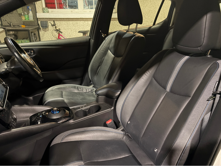 2020 Nissan Leaf - image 17