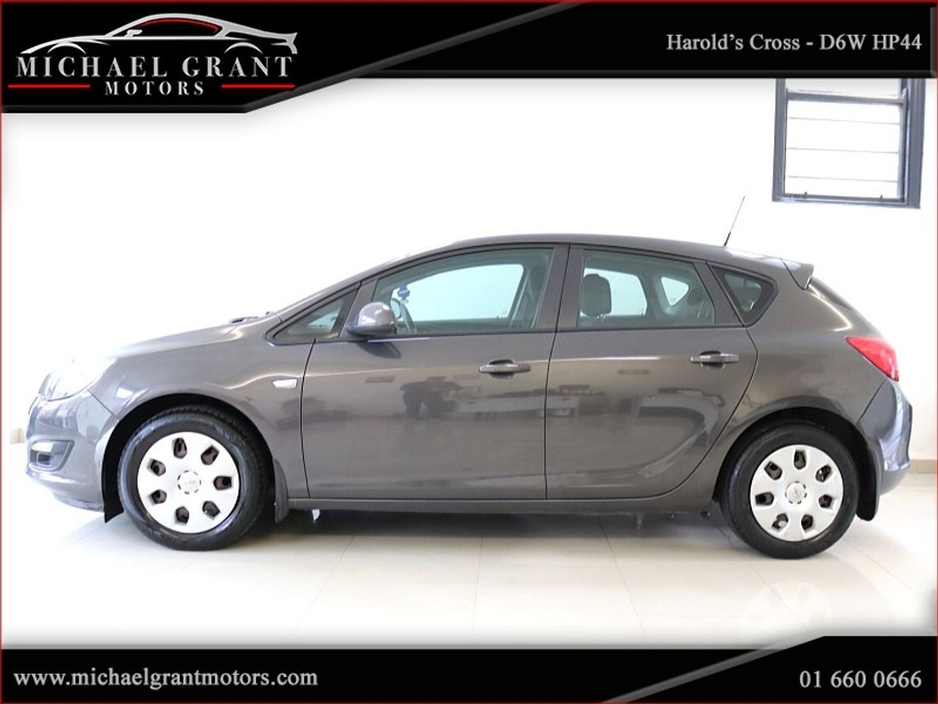 2015 Opel Astra - image 8