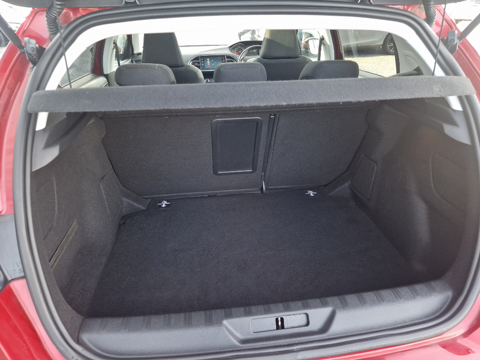 2019 Peugeot 308 - image 19