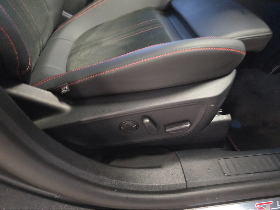 2025 Ford Kuga ST-LINE X PAN ROOF €42,900