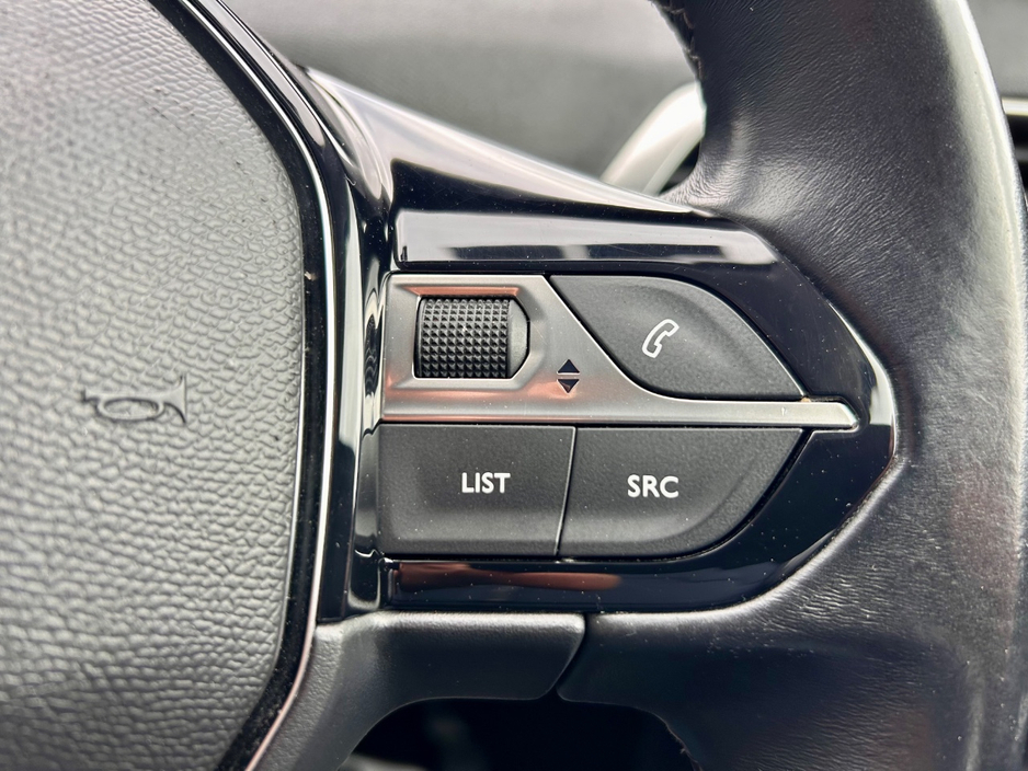 2022 Peugeot 3008 - image 15