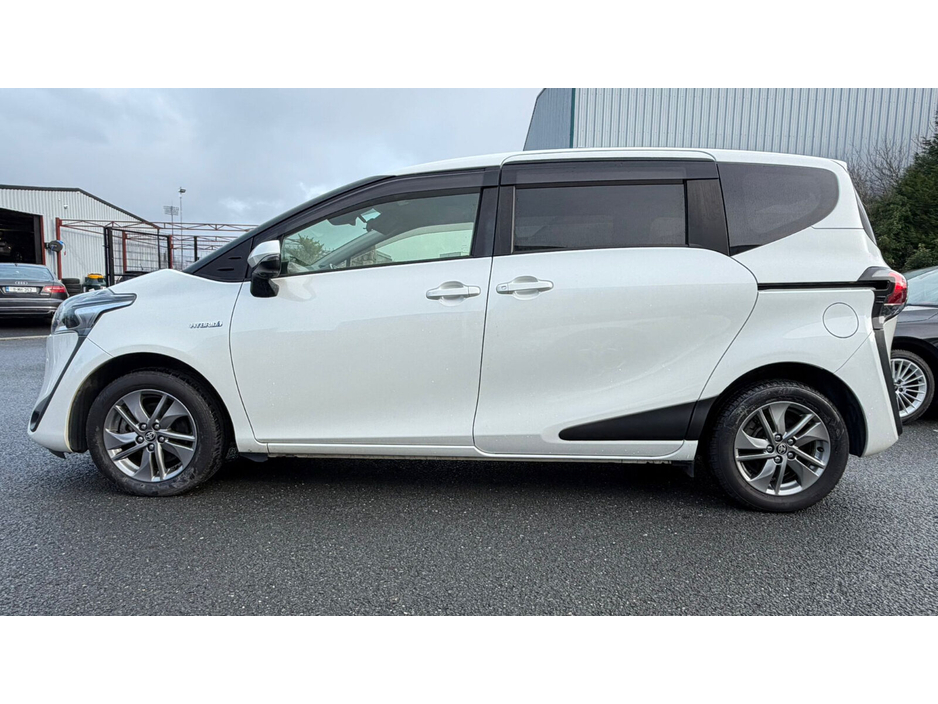 2019 Toyota Sienta  €15,950