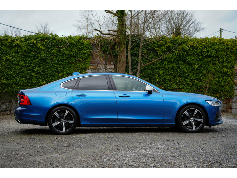 2018 Volvo S90 - image 13