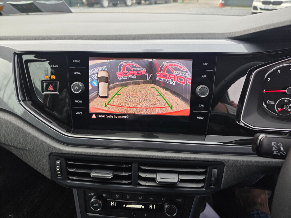 2018 Volkswagen Polo - image 11