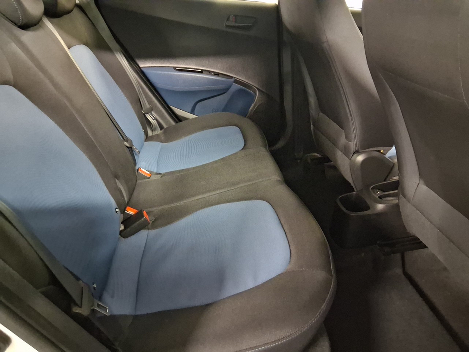 2015 Hyundai i10 - image 7