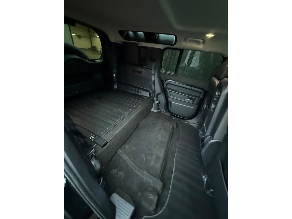 2021 Land Rover Defender 110 2.0D SD4 SE €63,995