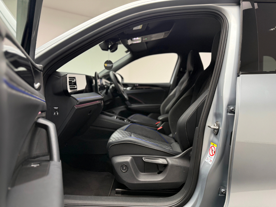 2025 Volkswagen Tiguan - image 14