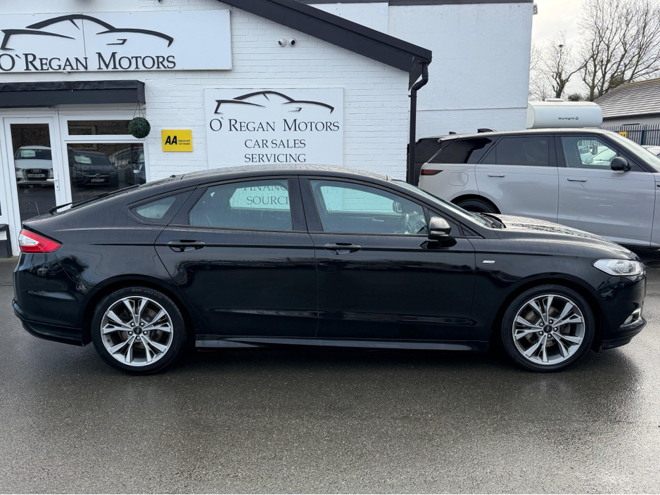 2018 Ford Mondeo - image 2