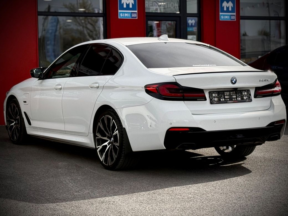 2023 BMW 5 Series - image 6