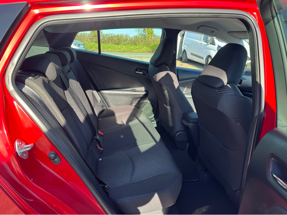 2020 Toyota Prius - image 11