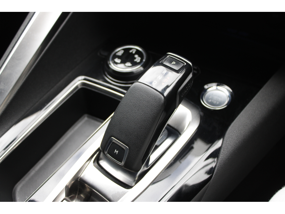 2020 Peugeot 5008 - image 17