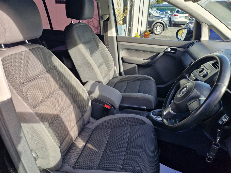 2013 Volkswagen Touran - image 11