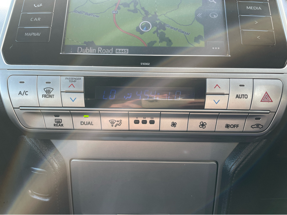 2020 Toyota Landcruiser - image 16