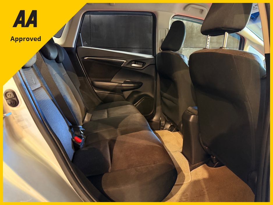 2015 Honda Fit - image 8