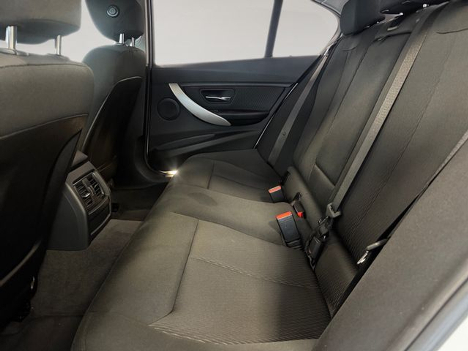 2018 BMW 3 Series 320d EfficientDynamics Plus Auto €19,950