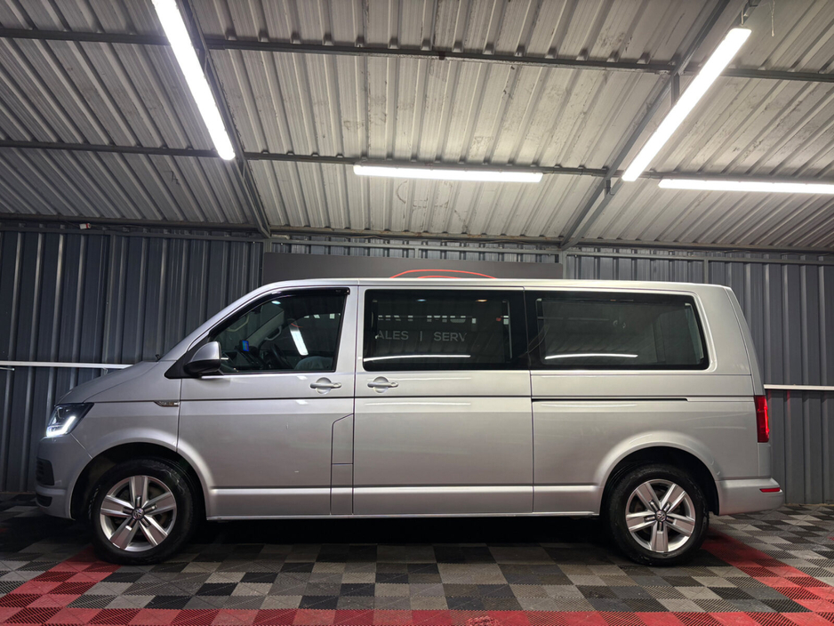 2019 Volkswagen Transporter Shuttle - image 5