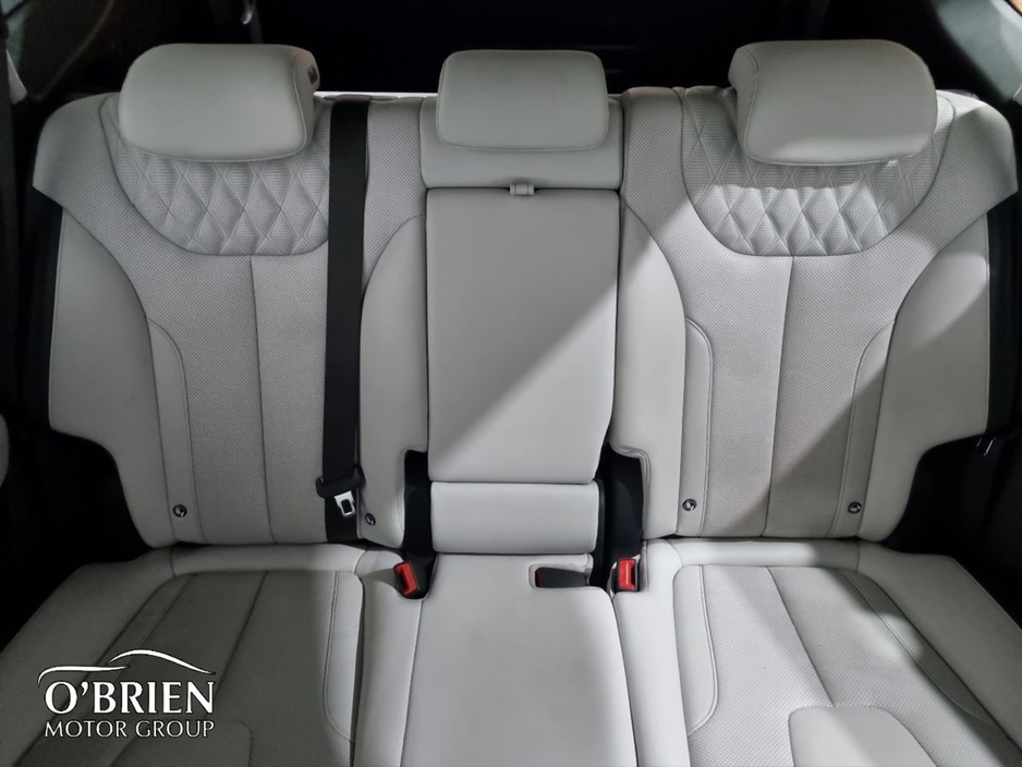 2022 Hyundai Santa Fe - image 19