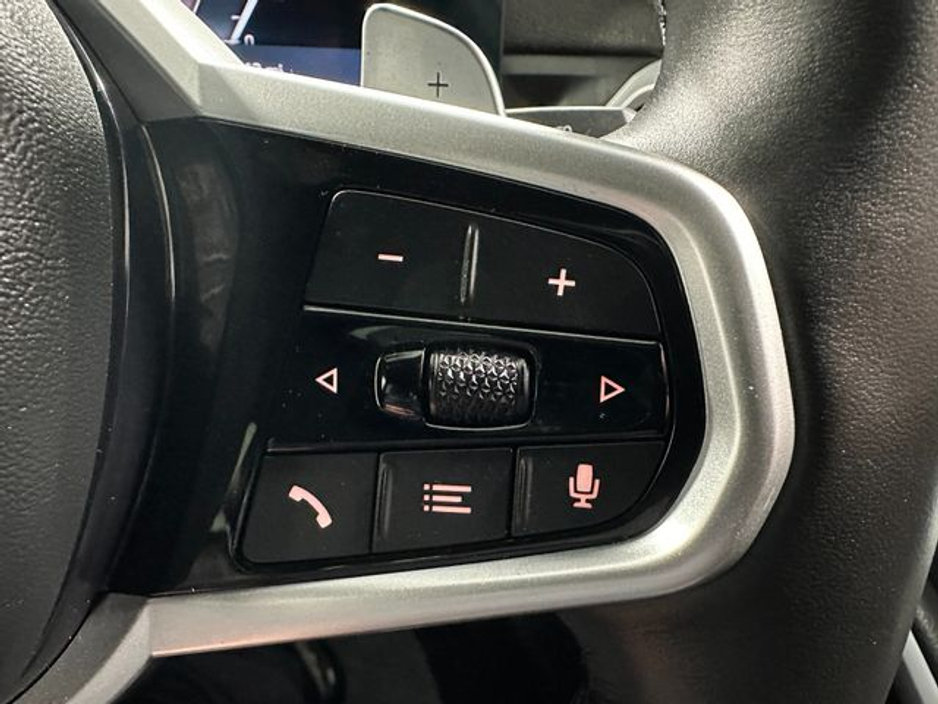 2025 BMW 3 Series - image 17