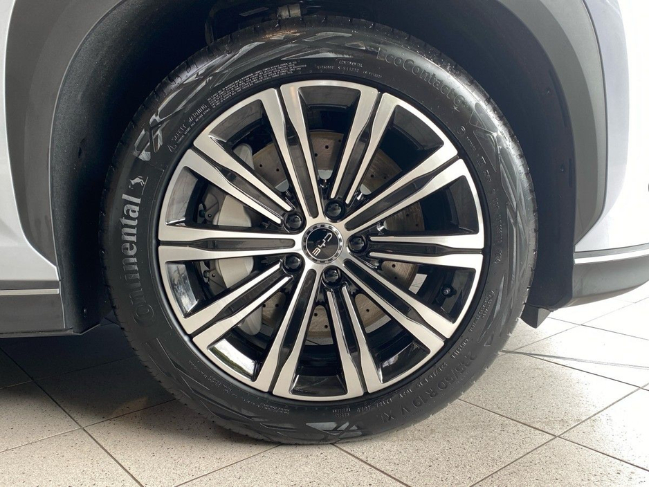 2026 BYD Sealion 7 - image 5