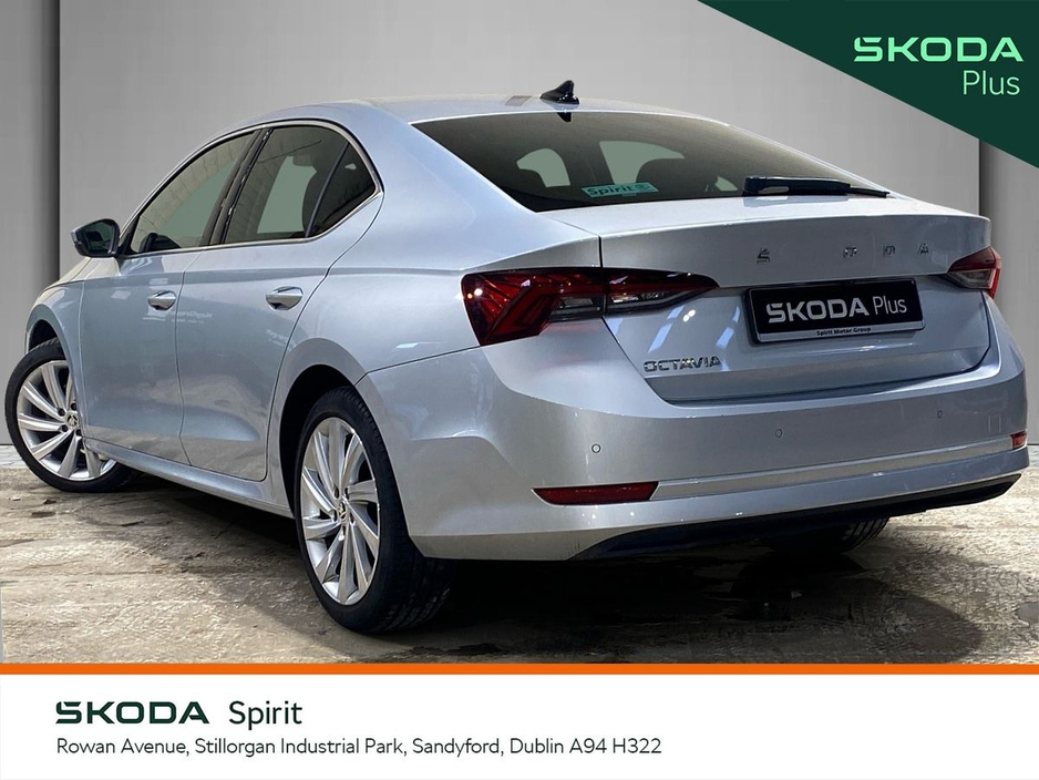 2023 Skoda Octavia - image 3