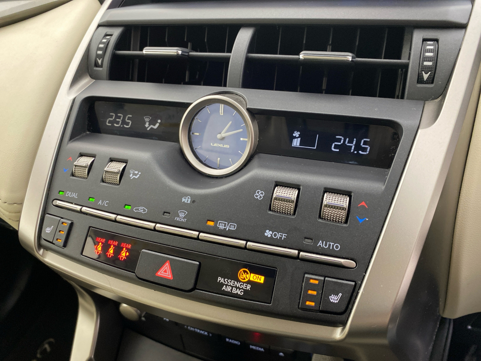 2021 Lexus NX 300 h - image 14