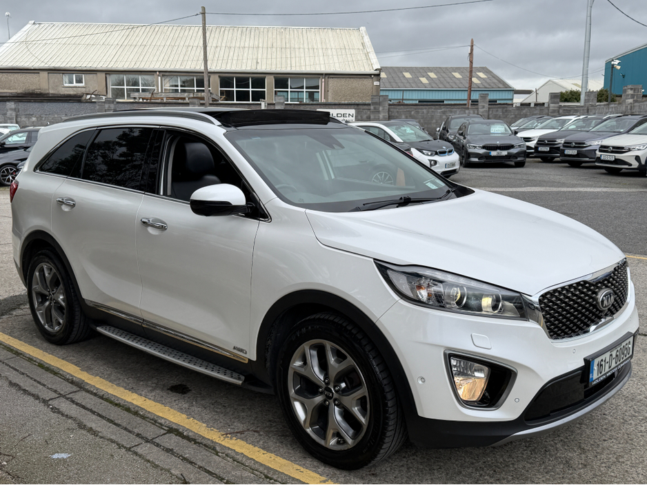 2016 Kia Sorento - image 7