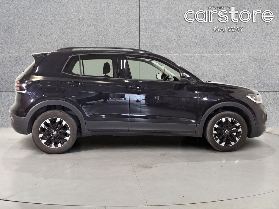2021 Volkswagen T-Cross - image 2