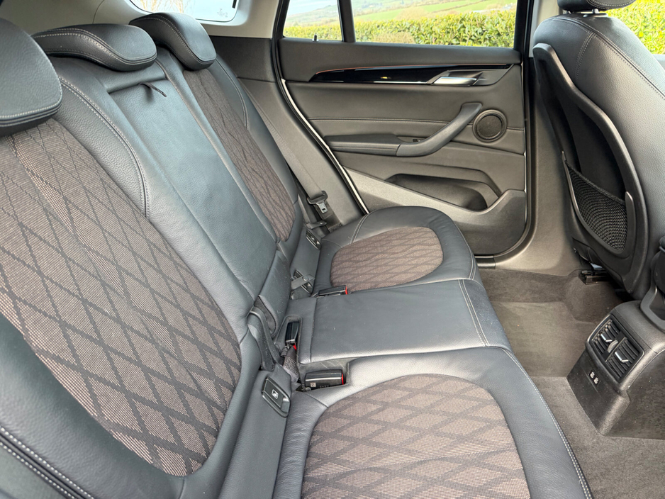 2019 BMW X1 - image 13
