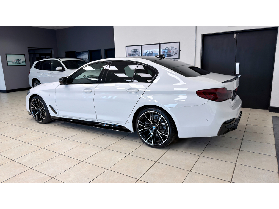 2020 BMW 5 Series - image 15