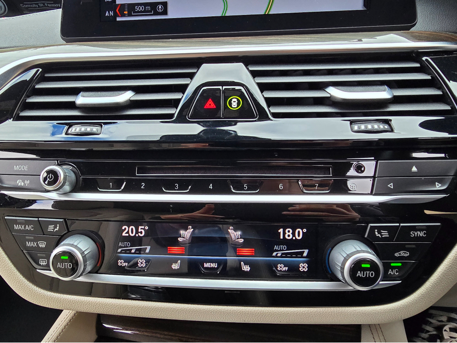 2017 BMW 5 Series - image 29