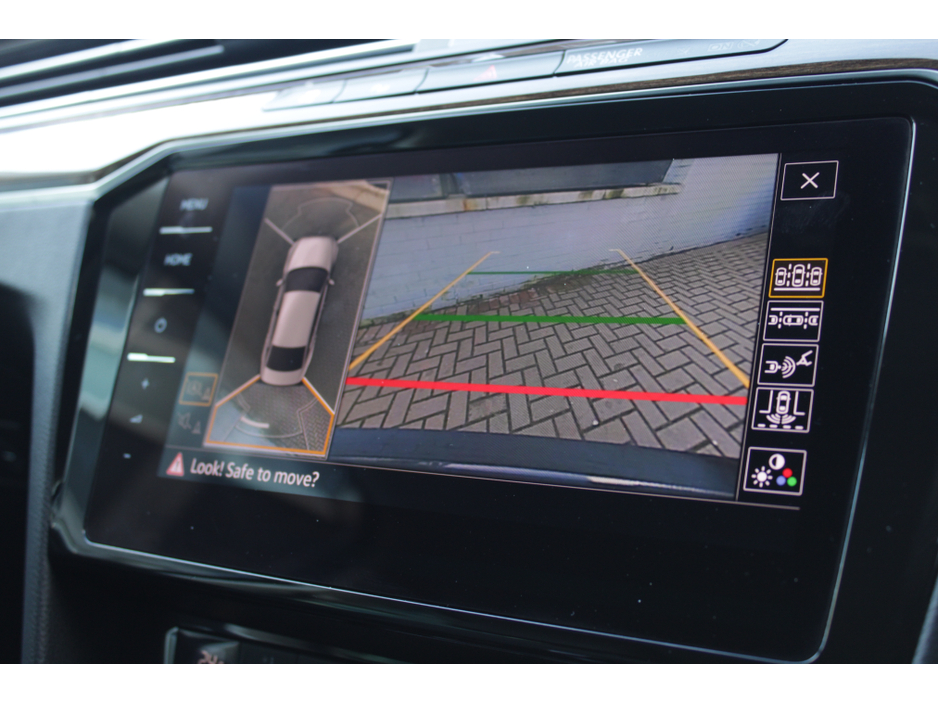 2018 Volkswagen Passat - image 15