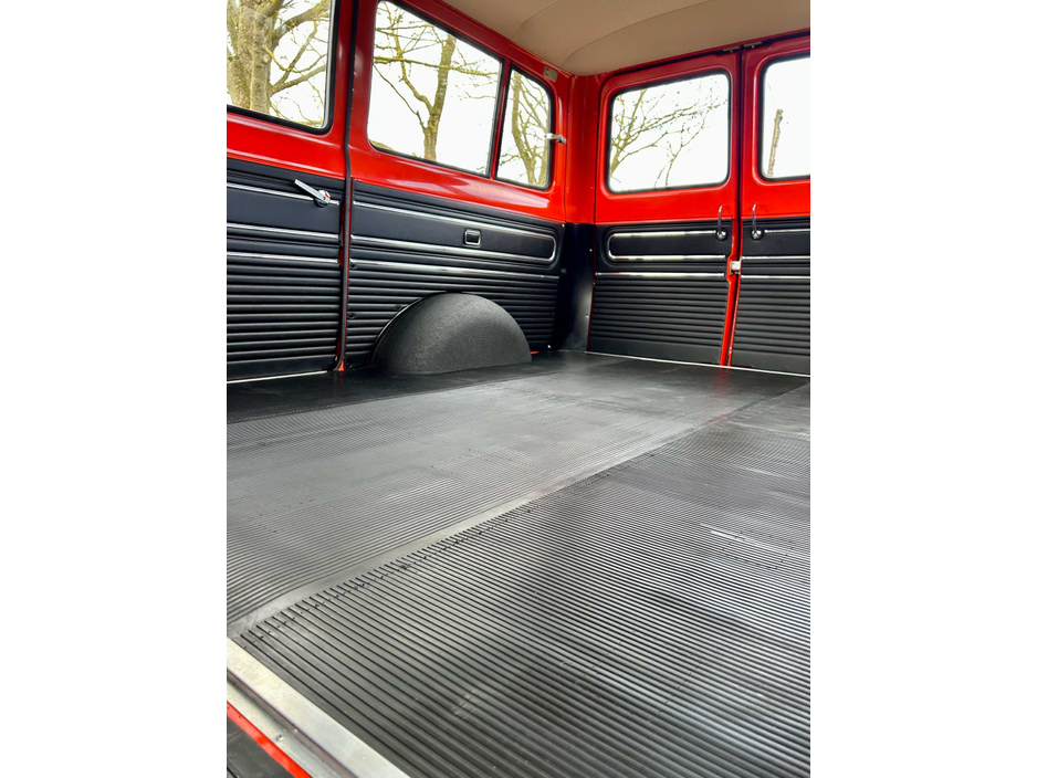 1976 Ford Transit Custom Kombi - image 39