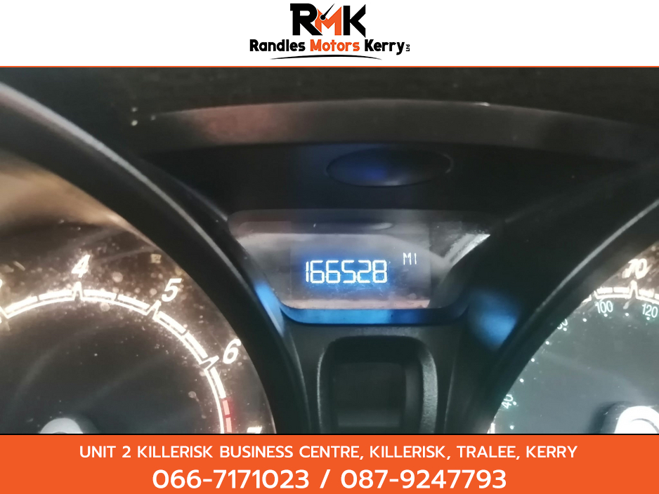 2013 Ford Fiesta - image 6