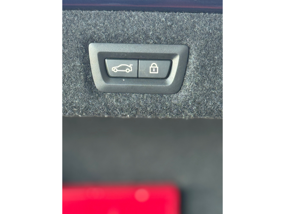 2017 BMW 5 Series - image 29