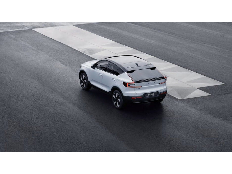 2026 Volvo EC40 - image 8