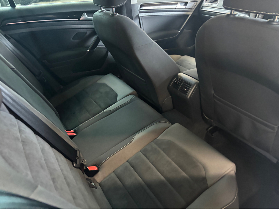 2017 Volkswagen Golf - image 5