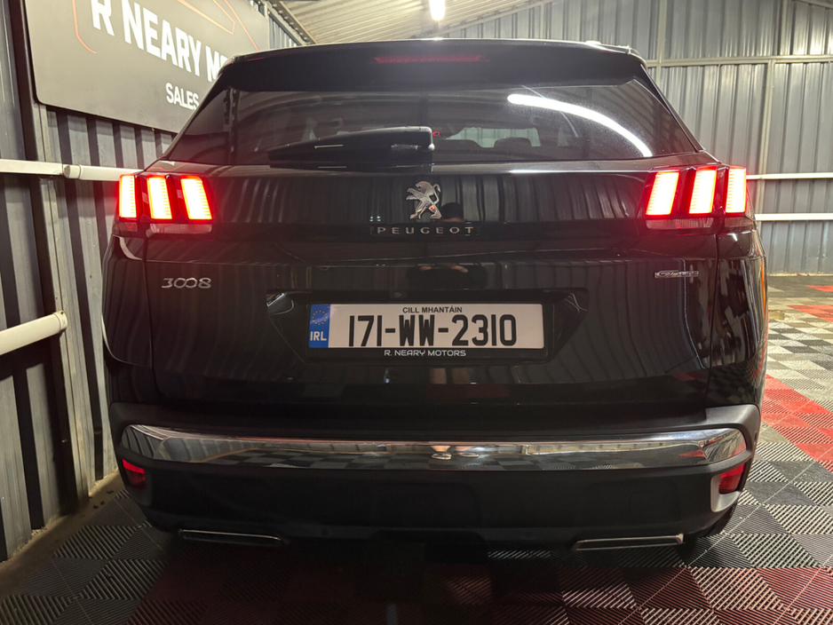 2017 Peugeot 3008 - image 2
