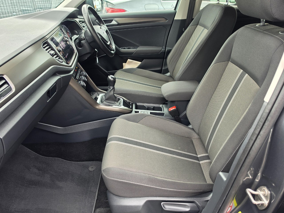 2018 Volkswagen T-Roc - image 20