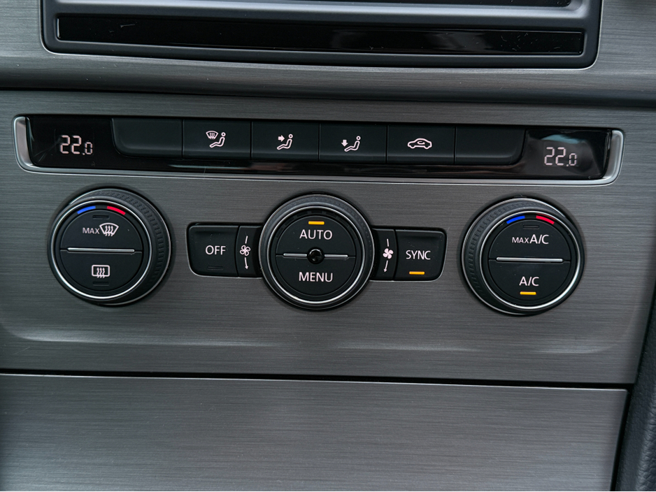 2016 Volkswagen Golf ( 162 REG 1.2 TSI COMFORTLINE PRIVACY GLASS REV CAMERA ALLOYS STUNNING CAR LOW TAX BAND ` €13,950