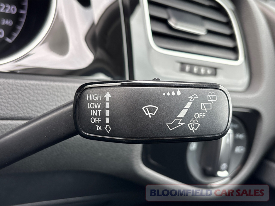 2015 Volkswagen Golf - image 27