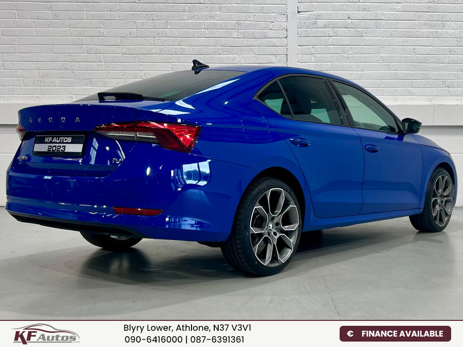 2023 Skoda Octavia - image 8