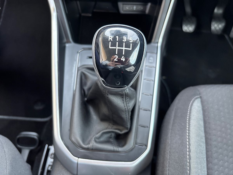 2024 Volkswagen Polo - image 10