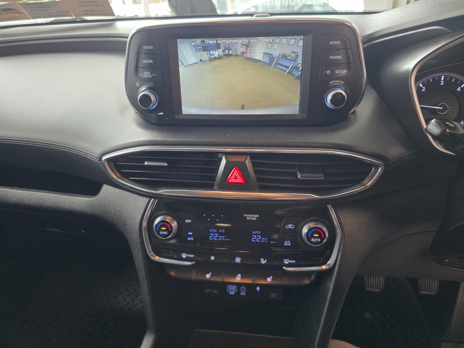 2019 Hyundai Santa Fe - image 9