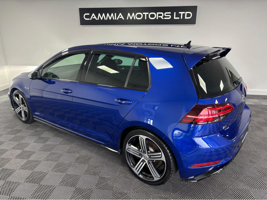 2019 Volkswagen Golf - image 3