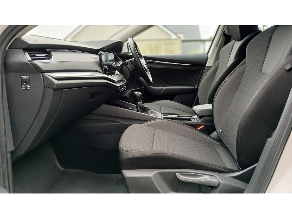 2021 Skoda Octavia - image 12