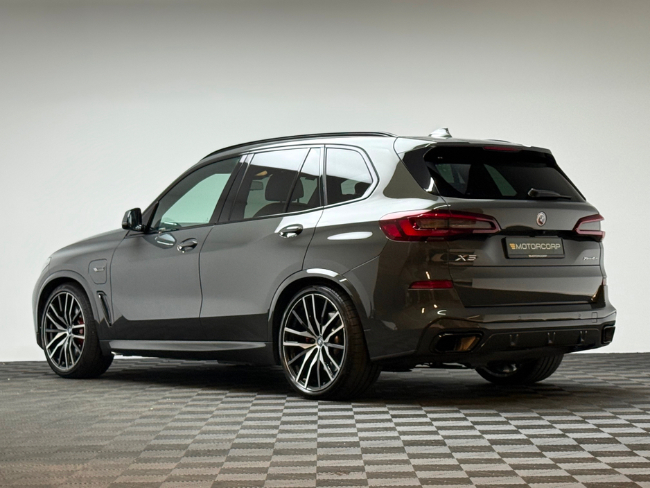 2023 BMW X5 - image 5