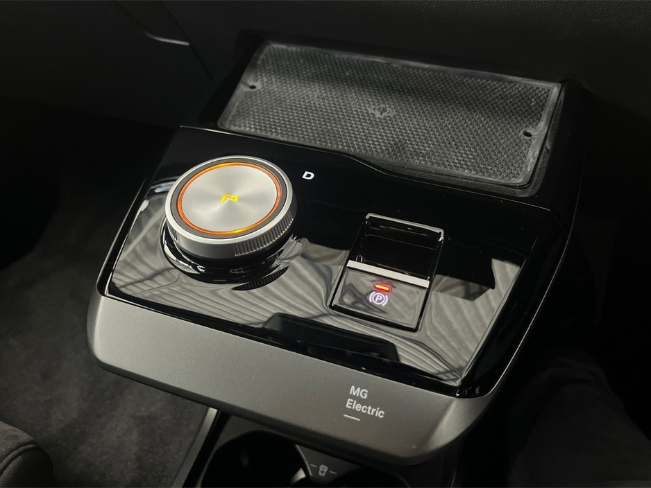 2024 MG MG4 EV X POWER RACING GREEN 435BHP 64KWH AUTO **HEATED ALCANTARA SEATS**18" DIAMOND CUT ALLOY WHEELS WITH TANZANITE ORANGE CALLIPERS**2 TONE ROOF**HEATED STEERING WHEEL**APPLE CARPLAY**TOUCH SCREEN DISPLAY** €30,995