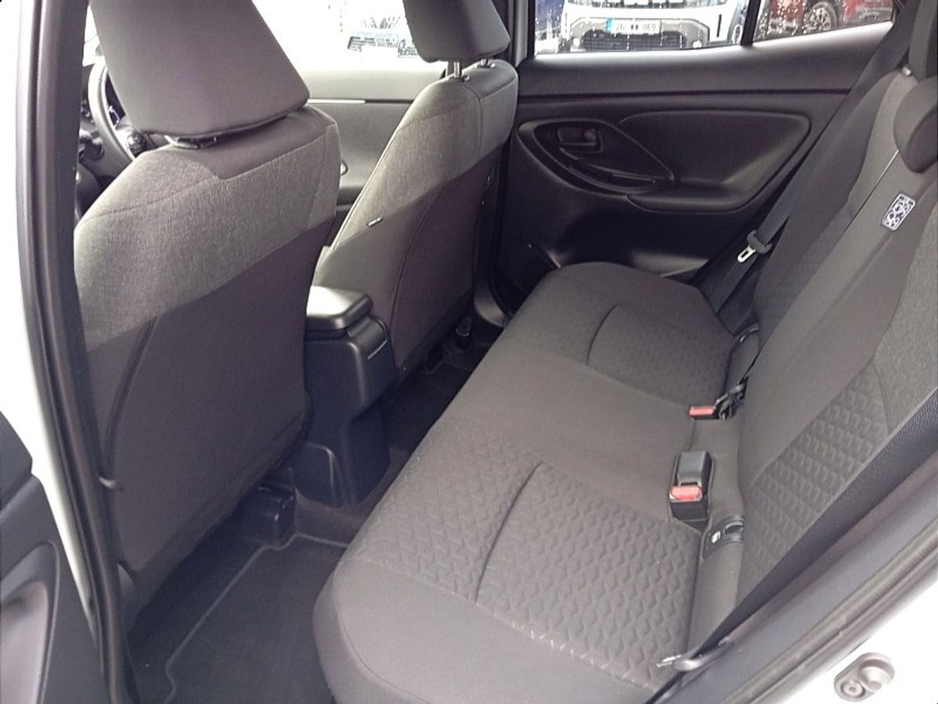 2024 Toyota Yaris Cross 1.5 Hybrid Luna Sport (Pearl white) €30,850