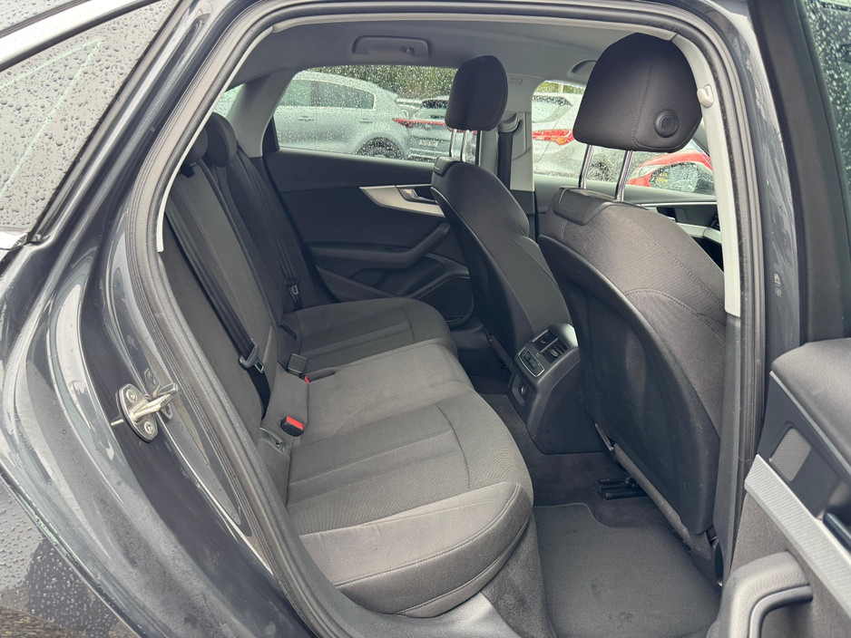 2016 Audi A4 - image 10