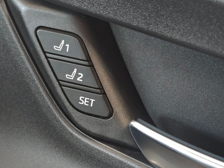 2023 Toyota Prius - image 19